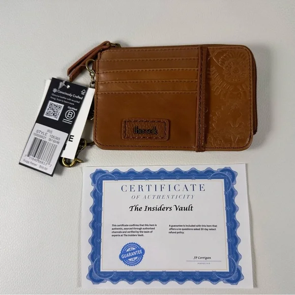 NEW/NWT Women’s The Sak Iris-Brown Leather Key & Card Holder with Quilted Design - Picture 3 of 7